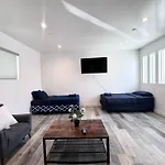 Cheerful 4Br Home With Parking In East Hollywood