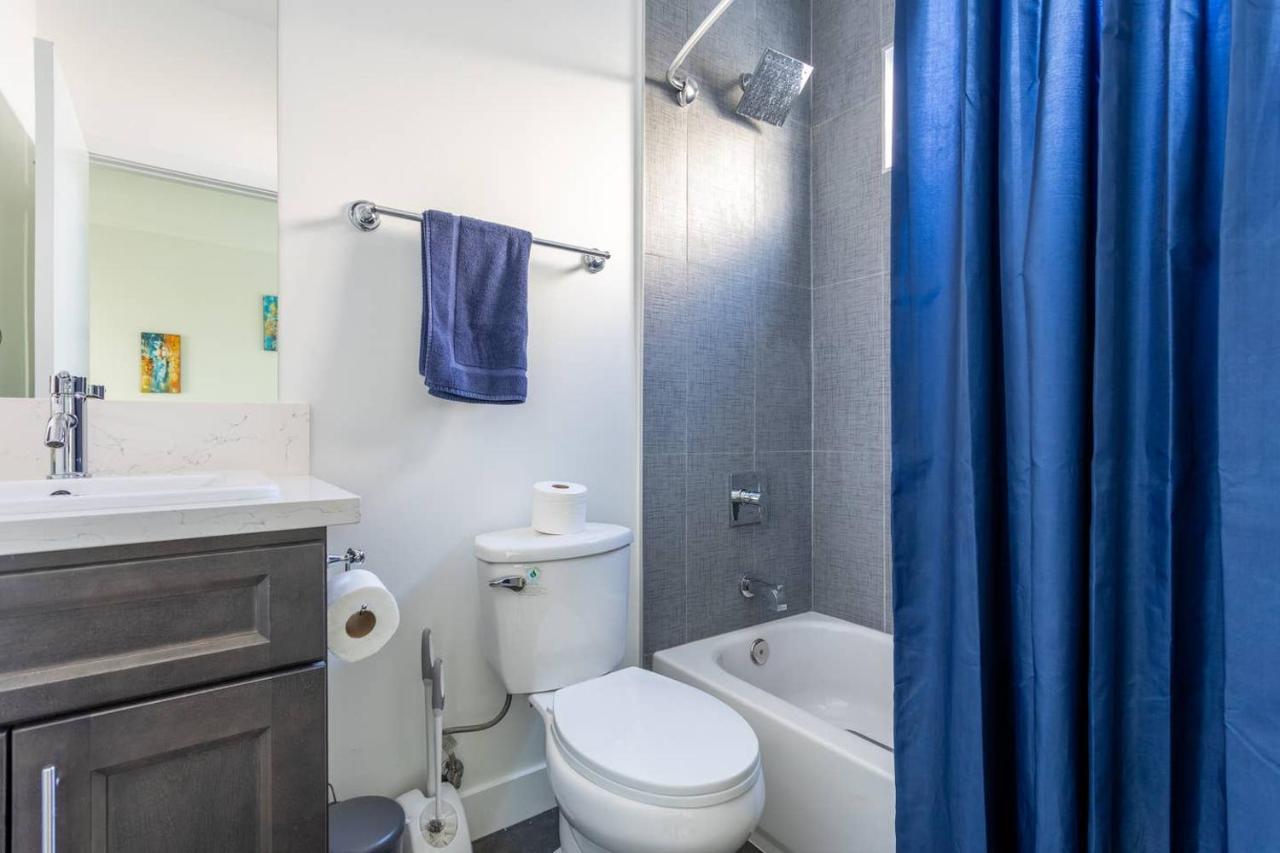 Holiday home Cheerful 4br With Parking In East Hollywood