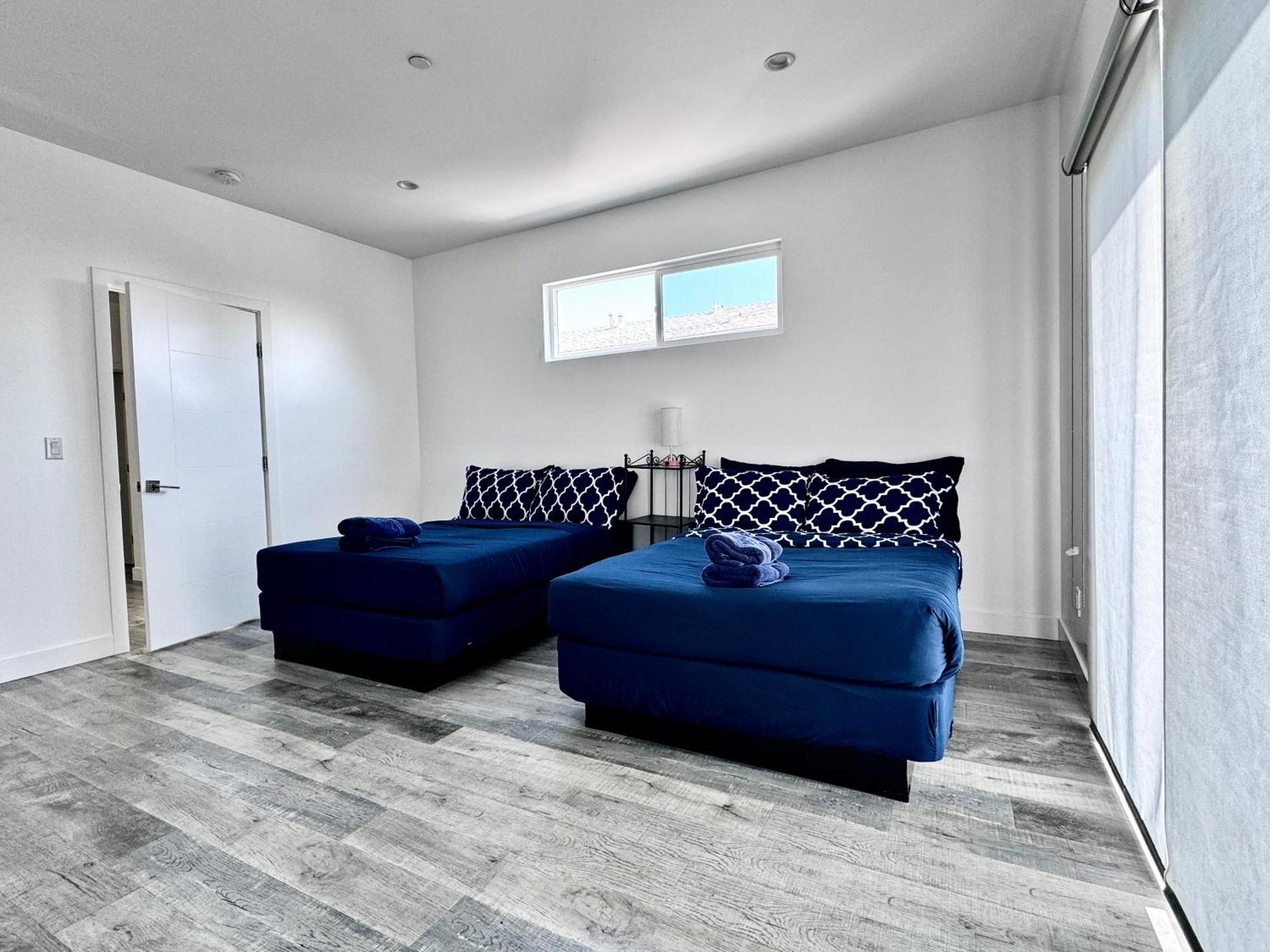 Cheerful 4br With Parking In East Hollywood