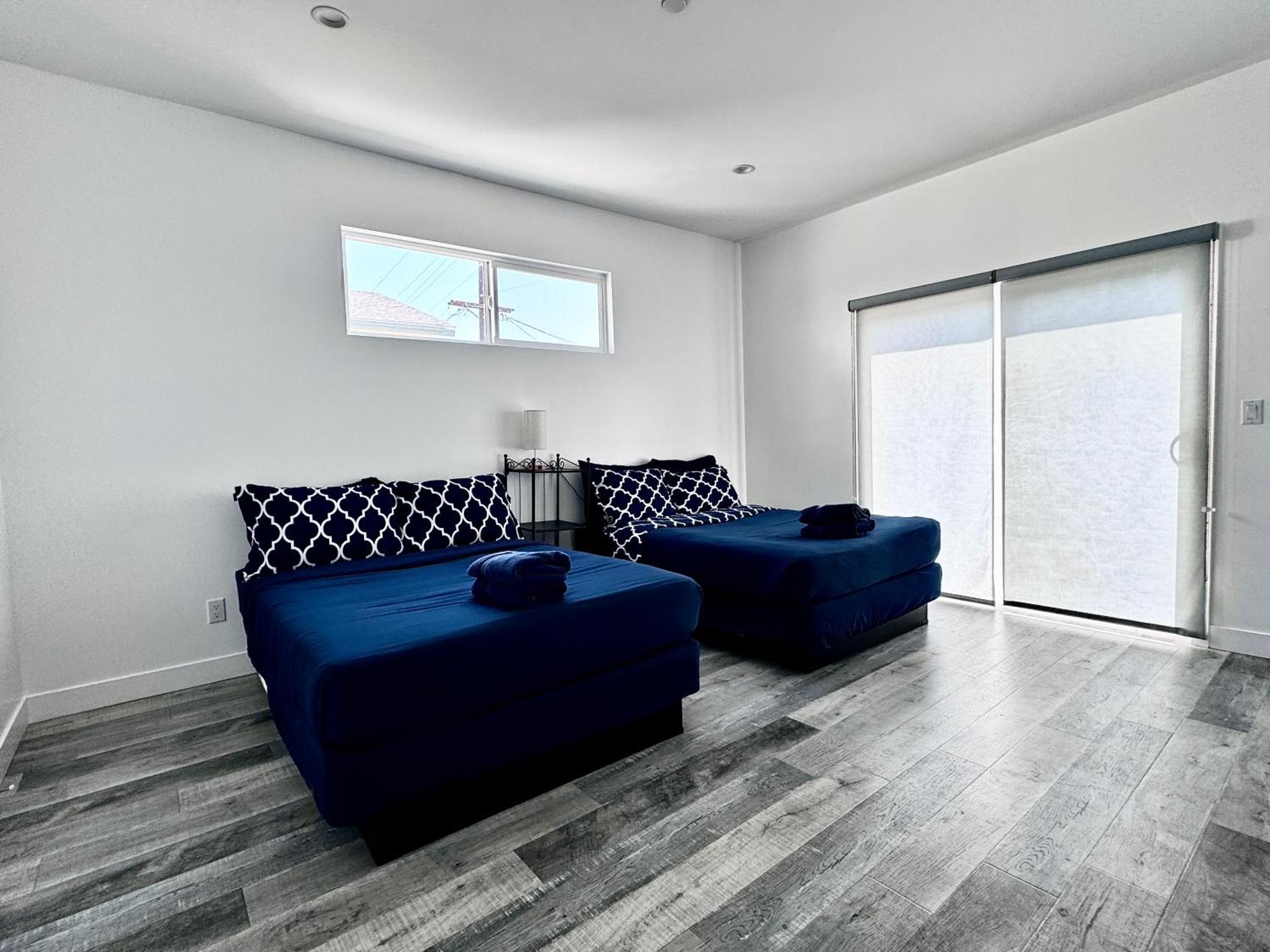 Cheerful 4br With Parking In East Hollywood *