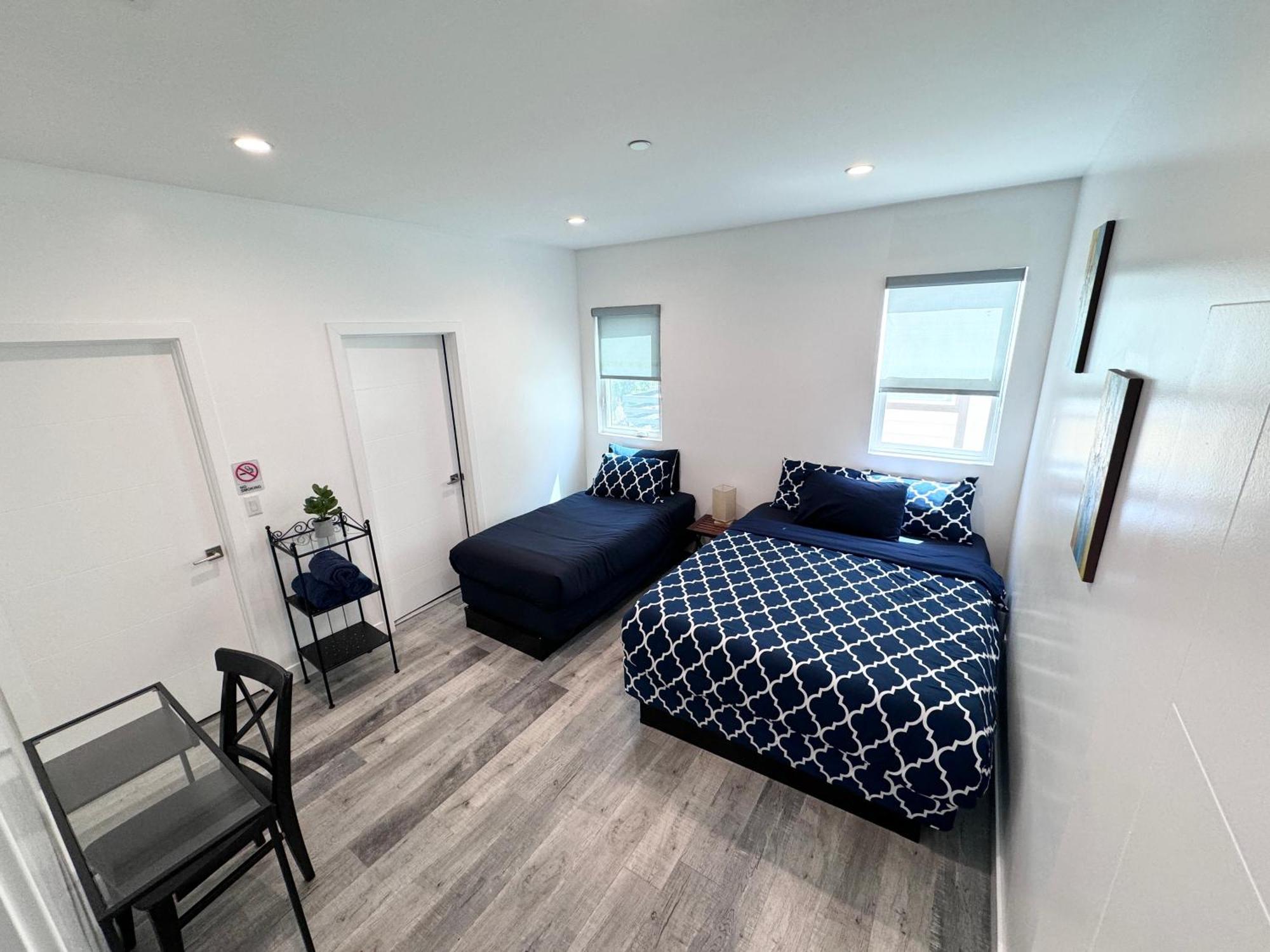Cheerful 4br With Parking In East Hollywood